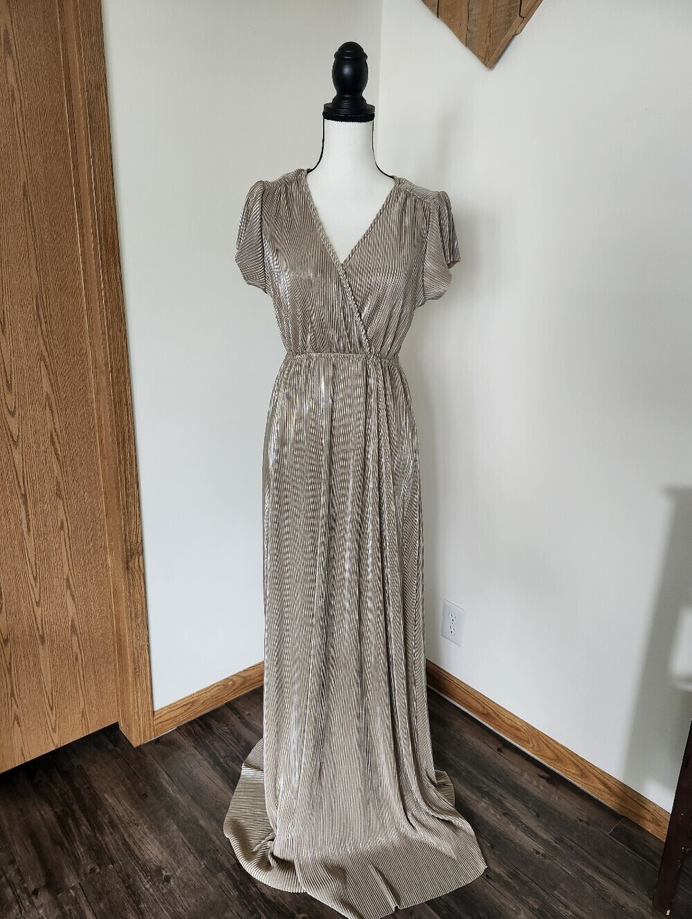 NWT Baltic Born *With Minor Flaw* Metallic Golden Pleated V Neck Maxi Dress - Picture 2 of 8